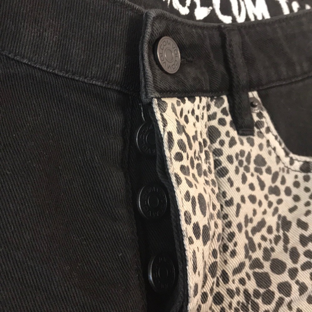 LAST ONE! Size 9 Volcom Jean high rise cheeta - Picture 4 of 7